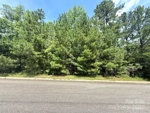 1016 Lyndon Dr, Lancaster, SC 29720 photo 1