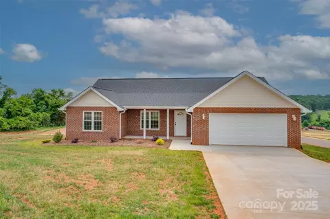 147 Central Park Cir, Spindale, NC 28160