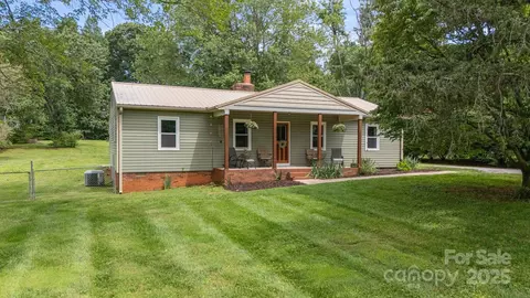 3980 English Oak Dr, Lincolnton, NC 28092