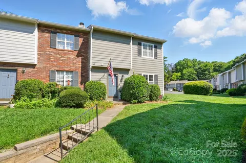 6044 Heath Valley Rd, Charlotte, NC 28210