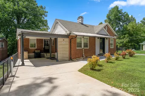 115 E Catawba St, Morganton, NC 28655 photo 3