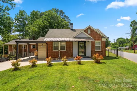 115 E Catawba St, Morganton, NC 28655
