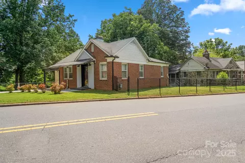 115 E Catawba St, Morganton, NC 28655 photo 4