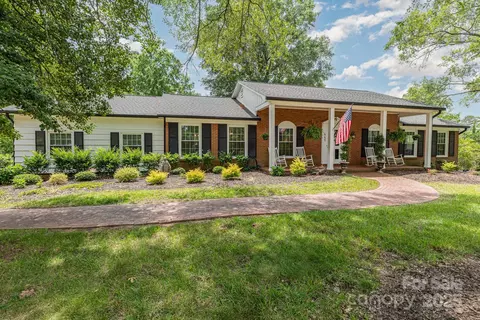 Exterior - 441 Crestside Se Dr SE, Concord, NC 28025 photo 2 of 9
