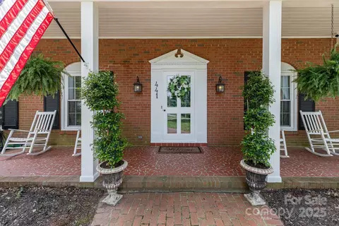 Exterior - 441 Crestside Se Dr SE, Concord, NC 28025 photo 3 of 9