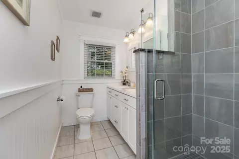 Bath - 441 Crestside Se Dr SE, Concord, NC 28025 photo 2 of 2