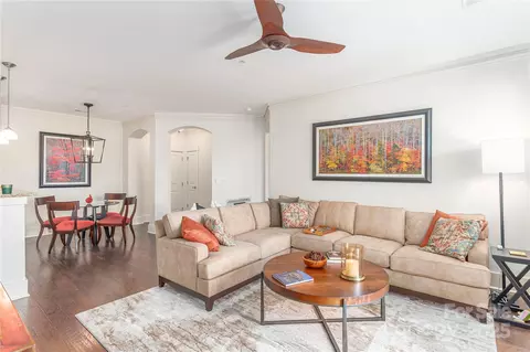 5 Farleigh 303 St #303, Asheville, NC 28803