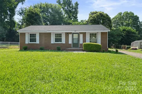 1218 Milan Rd, Charlotte, NC 28216
