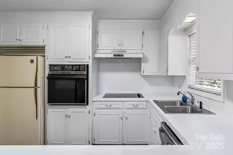 Kitchen - 1914 Wall St, Morganton, NC 28655 photo 3 of 3