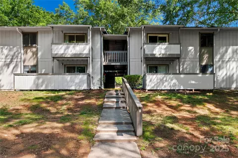2205 Sunderland 129d Rd #129D, Winston Salem, NC 27103