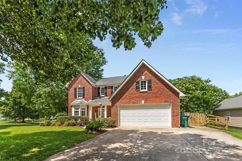 1624 Moonstone Dr, Matthews, NC 28105