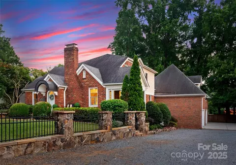2100 Chesterfield Ave, Charlotte, NC 28205