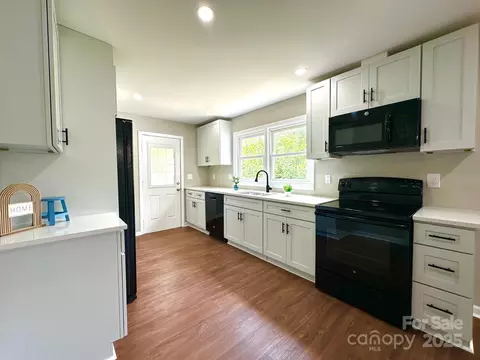 Kitchen - 307 W Sunset Dr, Monroe, NC 28112 photo 3 of 5