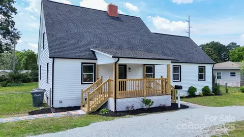 Exterior - 307 W Sunset Dr, Monroe, NC 28112 photo 1 of 8
