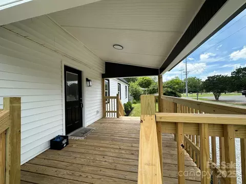 Exterior - 307 W Sunset Dr, Monroe, NC 28112 photo 2 of 8