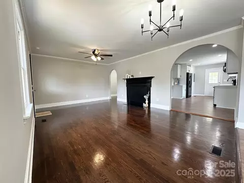 Living - 307 W Sunset Dr, Monroe, NC 28112 photo 2 of 5