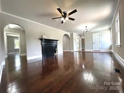 Living - 307 W Sunset Dr, Monroe, NC 28112 photo 1 of 5