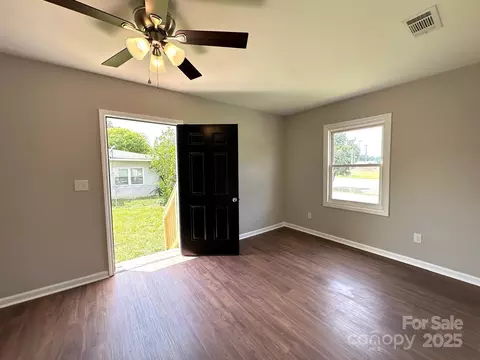 Living - 307 W Sunset Dr, Monroe, NC 28112 photo 5 of 5