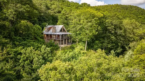 1145 Eagles Roost Rd, Bryson City, NC 28713
