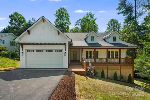 96 Sunset Ridge Dr, Etowah, NC 28729
