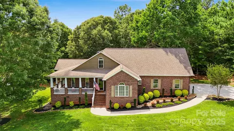 234 Rivercliff Dr, Stony Point, NC 28678