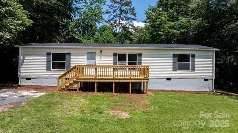 3947 S Park Dr, Morganton, NC 28655 photo 4