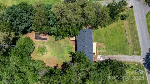3947 S Park Dr, Morganton, NC 28655 photo 9