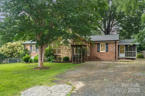 7613 Happy Hollow Dr, Mint Hill, NC 28227