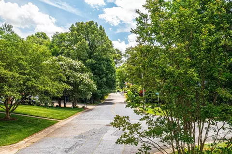 1 St Ne St NE, Hickory, NC 28601