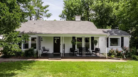 120 Hilltop St, Connelly Springs, NC 28612