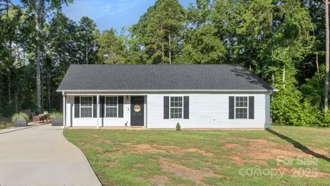 5554 Hillsdale Dr, Fort Lawn, SC 29714