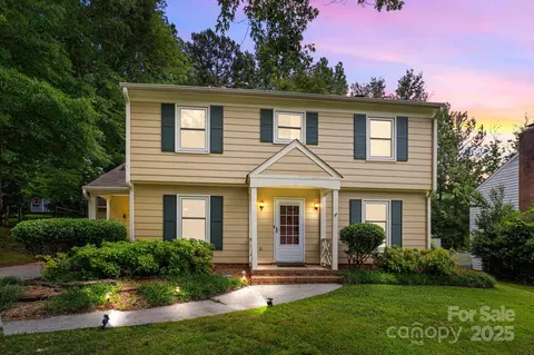 906 Wishing Well Ln, Charlotte, NC 28270