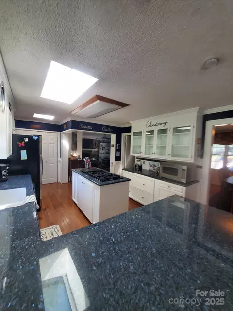 Kitchen - 2104 Farmbrook Dr, Statesville, NC 28625 photo 3 of 5