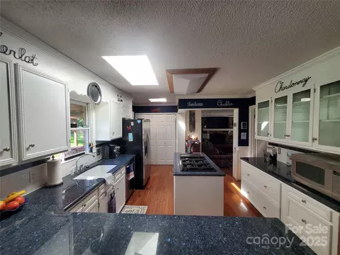 Kitchen - 2104 Farmbrook Dr, Statesville, NC 28625 photo 5 of 5