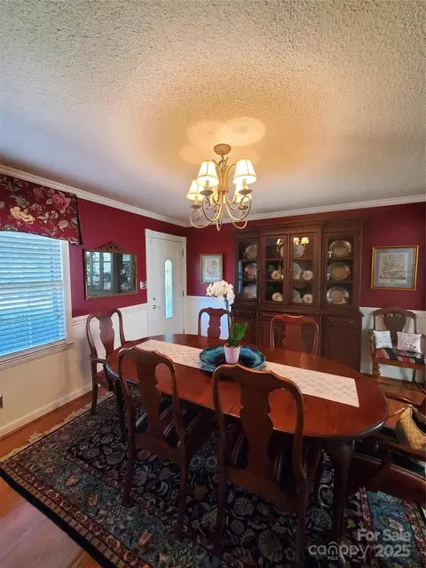 Dining - 2104 Farmbrook Dr, Statesville, NC 28625 photo 3 of 4