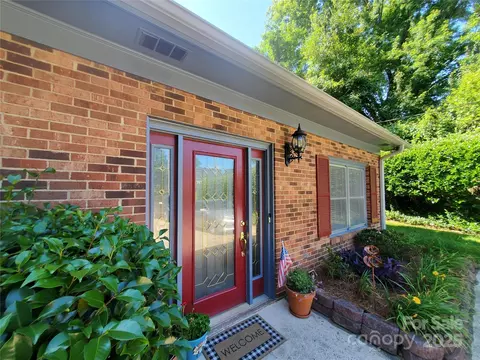 Exterior - 2104 Farmbrook Dr, Statesville, NC 28625 photo 1 of 9