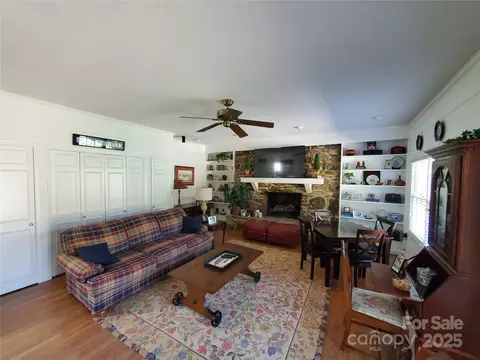 Living - 2104 Farmbrook Dr, Statesville, NC 28625 photo 4 of 5