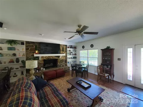 Living - 2104 Farmbrook Dr, Statesville, NC 28625 photo 1 of 5