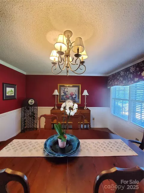 Dining - 2104 Farmbrook Dr, Statesville, NC 28625 photo 2 of 4