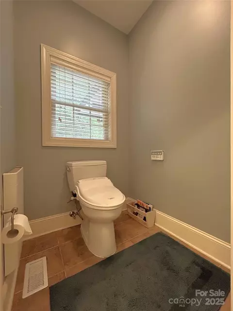 Bath - 11646 Hidden Forest Ln, Davidson, NC 28036 photo 5 of 9