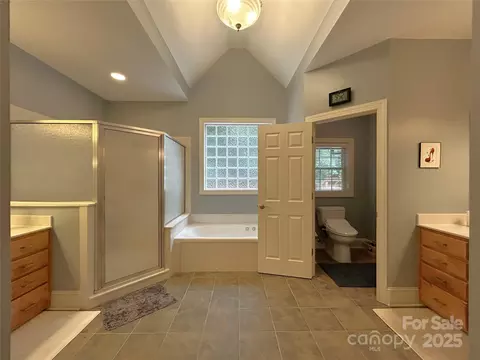 Bath - 11646 Hidden Forest Ln, Davidson, NC 28036 photo 1 of 9