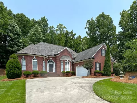 11646 Hidden Forest Ln, Davidson, NC 28036