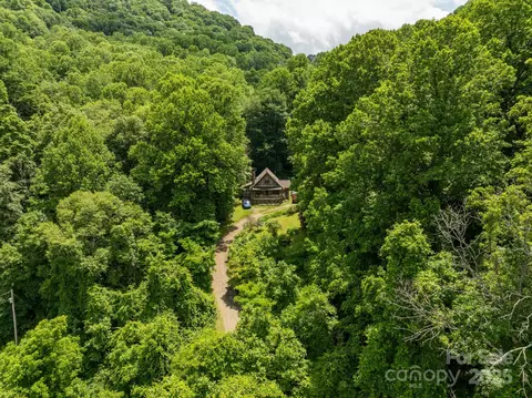 687 Willow Creek Rd, Leicester, NC 28748