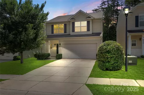 858 Rook Rd, Charlotte, NC 28216