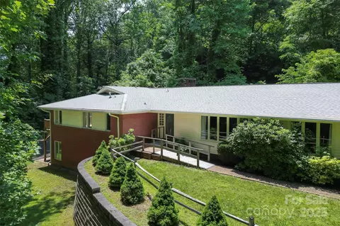 684 Woodfield Dr, Waynesville, NC 28786