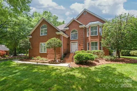 7301 Leharne Dr, Charlotte, NC 28270
