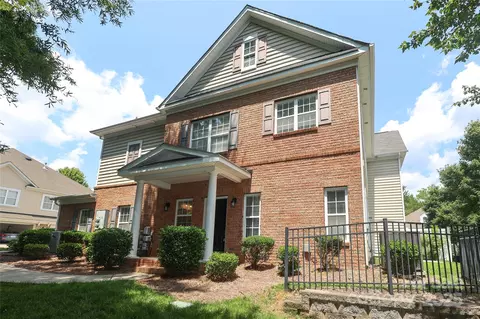 12321 Aquitaine St, Charlotte, NC 28277
