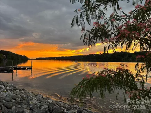 2926 E Paradise Harbor 193 Dr #193, Connelly Springs, NC 28612
