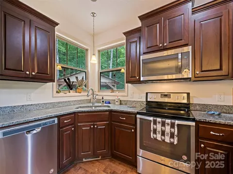 Kitchen - 389 Manna Way, Sylva, NC 28779 photo 3 of 5