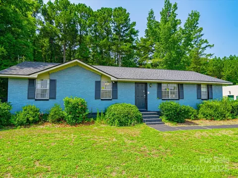 1035 Chesterfield Hwy, Cheraw, SC 29520